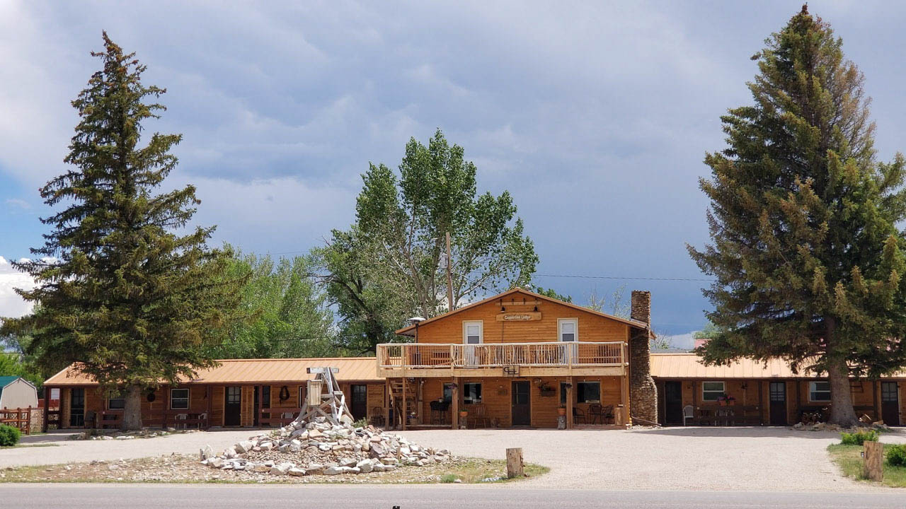 copperline lodge saratoga wy 2